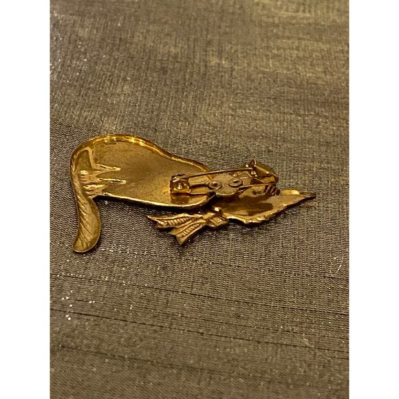 VTG Cat Booch Pin Badge w Moving Head Gold tone aluminum Glitter1.75 in. EUC - Picture 13 of 16